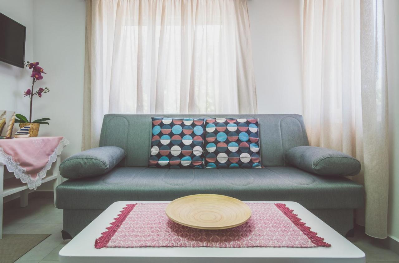 אדאמאס Kourita Garden Apartment With Sea View Near To The Port Of Milos מראה חיצוני תמונה
