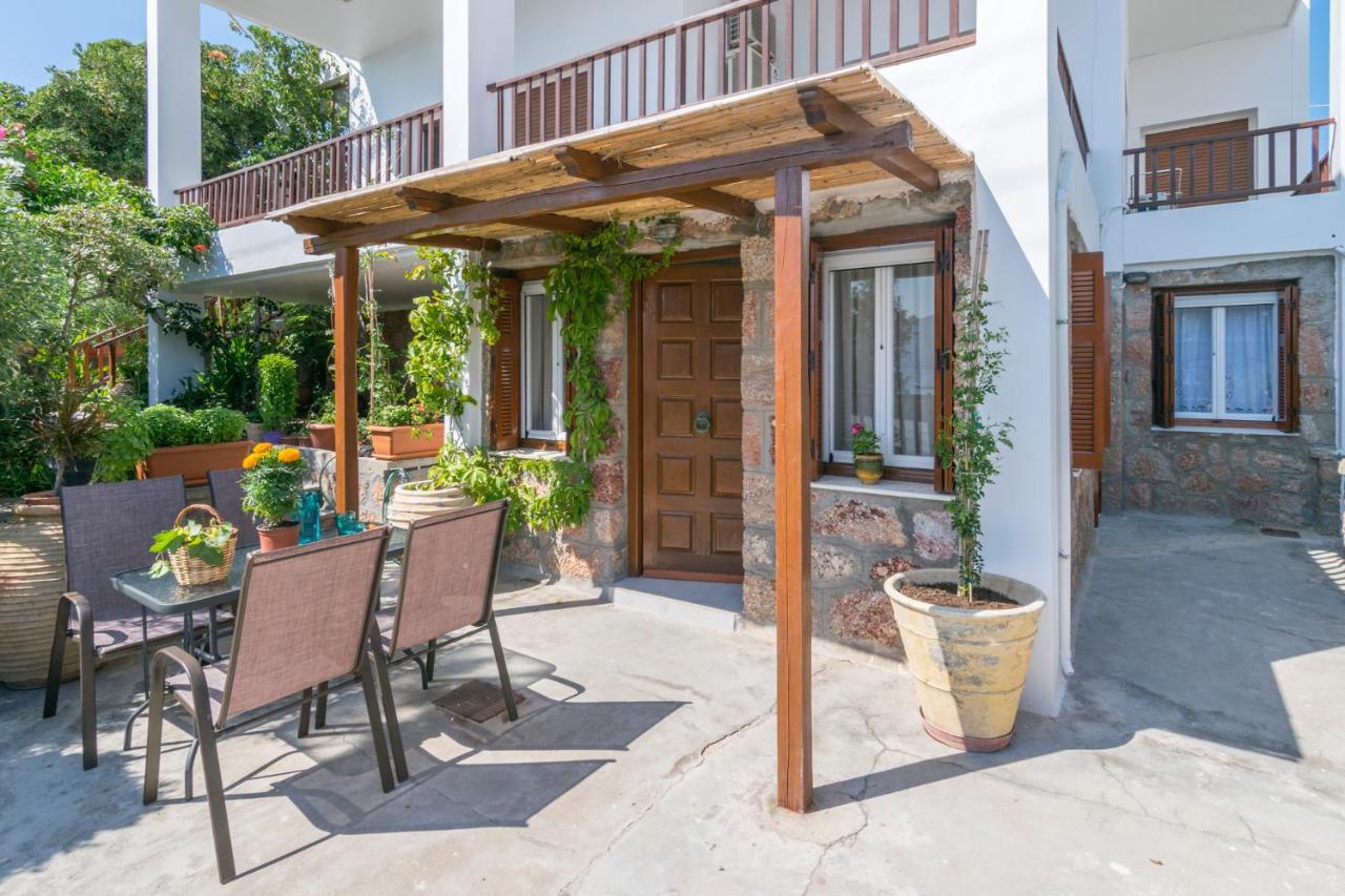 אדאמאס Kourita Garden Apartment With Sea View Near To The Port Of Milos מראה חיצוני תמונה
